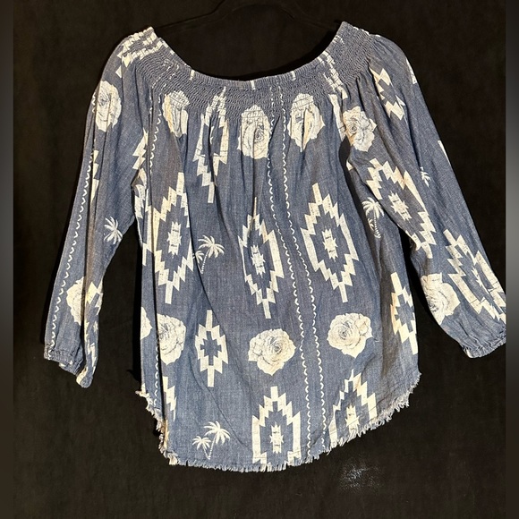 Mac & Me  Chambray denim roses Aztec off the shoulder shirt, Size L - Picture 3 of 7